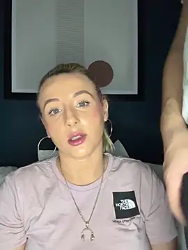 Snapshot of Strongqueen chatting on 9, 2, 2025 Strongqueen online show from 9, 2, 2025