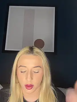 Snapshot of Strongqueen chatting on 2, 2, 2025 Strongqueen online show from 2, 2, 2025