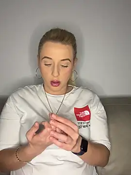 Snapshot of Strongqueen chatting on 22, 1, 2025 Strongqueen online show from 22, 1, 2025