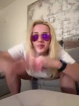 Snapshot of Strongqueen chatting on 15, 1, 2025 Strongqueen online show from 15, 1, 2025