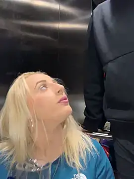 Snapshot of Strongqueen chatting on 12, 1, 2025 Strongqueen online show from 12, 1, 2025