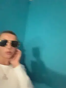 Snapshot of Strongqueen chatting on 11, 9, 2025 Strongqueen online show from 11, 9, 2025