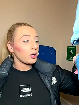 Snapshot of Strongqueen chatting on 2, 11, 2025 Strongqueen online show from 2, 11, 2025