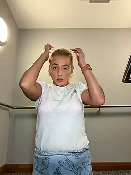 Snapshot of Strongqueen chatting on 9, 10, 2025 Strongqueen online show from 9, 10, 2025