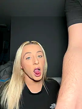 Snapshot of Strongqueen chatting on 31, 10, 2025 Strongqueen online show from 31, 10, 2025