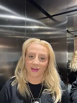 Snapshot of Strongqueen chatting on 10, 1, 2025 Strongqueen online show from 10, 1, 2025