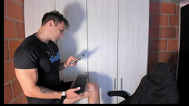 Snapshot of GendersonFit chatting on 15, 7, 2026 GendersonFit online show from 15, 7, 2026