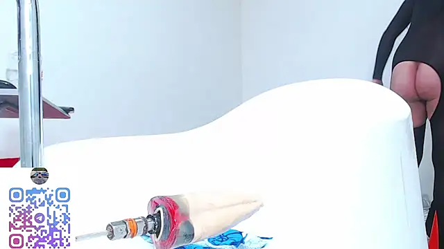 Upskirt Squirt96 online show from 2, 4, 2026