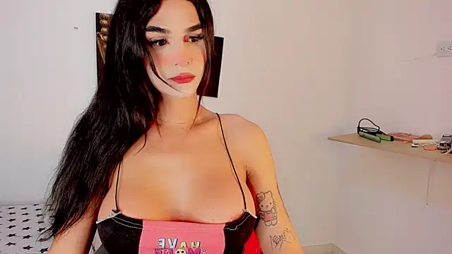 little tsgirl  online show from 15, 2, 2026