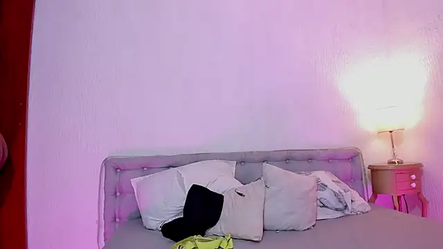 laqquishax online show from 10, 4, 2026