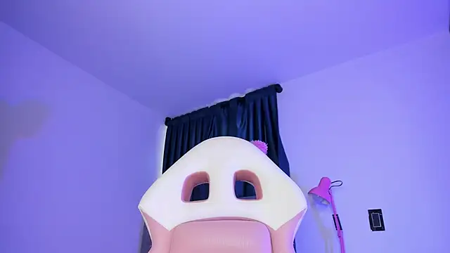 Snapshot of perla7777 chatting on 18, 11, 2025 perla7777 online show from 18, 11, 2025