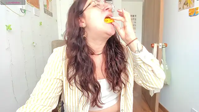 linda giggle online show from 12, 11, 2025