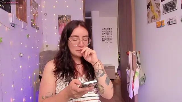 linda giggle online show from 6, 11, 2025