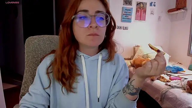 Snapshot of linda_giggle chatting on 19, 12, 2024 linda giggle online show from 19, 12, 2024
