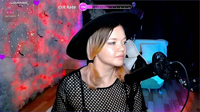 Snapshot of mary_lunar chatting on 14, 10, 2025 mary lunar online show from 14, 10, 2025