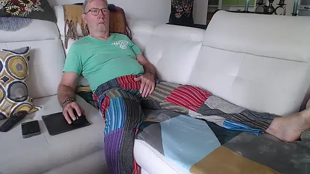 Snapshot of Nudelschwanz chatting on 30, 5, 2026 Nudelschwanz online show from 30, 5, 2026