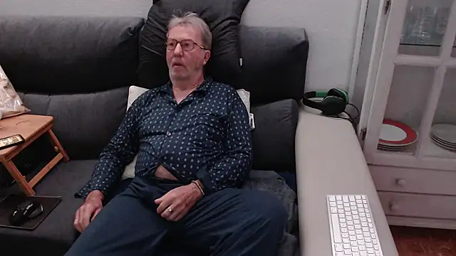 Nudelschwanz online show from 8, 3, 2025