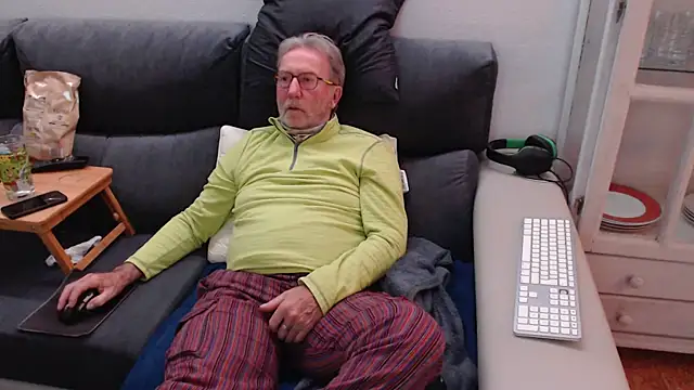 Nudelschwanz online show from 7, 3, 2025