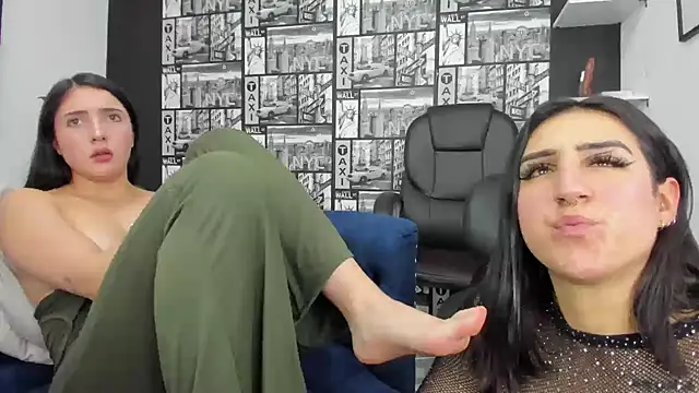 Isa And Natasha online show from 25, 2, 2025