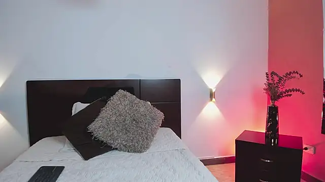 Amber  Davis online show from 28, 1, 2025