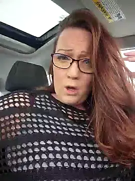 Snapshot of BBWQUEENBEEE chatting on 2, 2, 2025 BBWQUEENBEEE online show from 2, 2, 2025