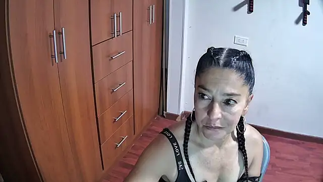 Anitta muscle online show from 9, 9, 2025
