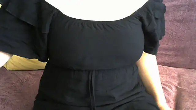 Snapshot of Sugar-girll chatting on 17, 9, 2025 Sugar-girll online show from 17, 9, 2025