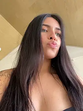 Snapshot of DaphneUwu chatting on 15, 12, 2024 DaphneUwu online show from 15, 12, 2024