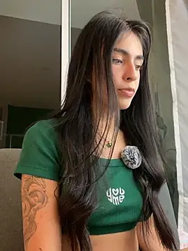Snapshot of DaphneUwu chatting on 27, 5, 2026 DaphneUwu online show from 27, 5, 2026
