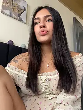 Snapshot of DaphneUwu chatting on 29, 12, 2024 DaphneUwu online show from 29, 12, 2024