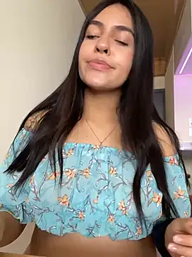 Snapshot of DaphneUwu chatting on 15, 2, 2025 DaphneUwu online show from 15, 2, 2025