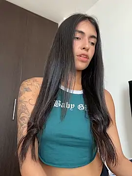 DaphneUwu online show from 19, 4, 2026