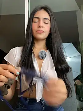 Snapshot of DaphneUwu chatting on 16, 5, 2026 DaphneUwu online show from 16, 5, 2026