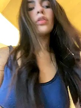 Snapshot of DaphneUwu chatting on 28, 10, 2025 DaphneUwu online show from 28, 10, 2025