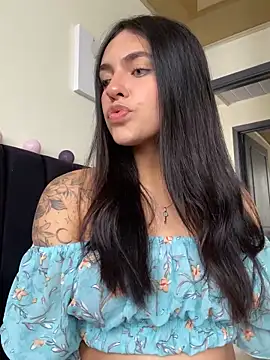 Snapshot of DaphneUwu chatting on 13, 2, 2025 DaphneUwu online show from 13, 2, 2025