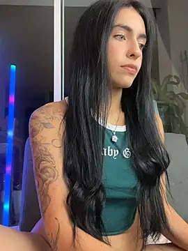 DaphneUwu online show from 24, 7, 2026