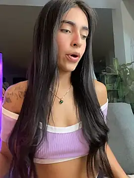 DaphneUwu online show from 8, 7, 2026
