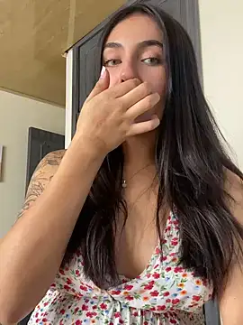 Snapshot of DaphneUwu chatting on 22, 3, 2025 DaphneUwu online show from 22, 3, 2025