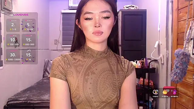 Snapshot of Itsme_claire chatting on 14, 10, 2025 Itsme claire online show from 14, 10, 2025