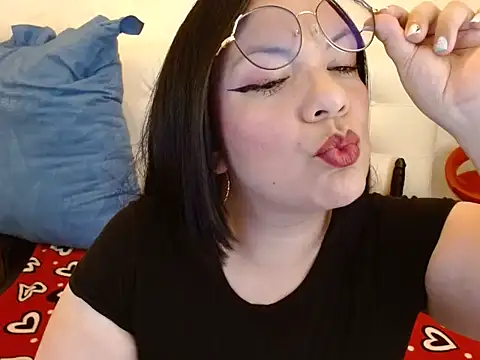 Snapshot of Angiee_BBW chatting on 15, 11, 2025 Angiee BBW online show from 15, 11, 2025