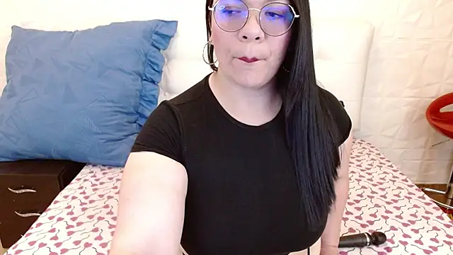 Snapshot of Angiee_BBW chatting on 24, 10, 2025 Angiee BBW online show from 24, 10, 2025