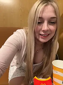 Snapshot of CherryAuroraa chatting on 13, 2, 2025 CherryAuroraa online show from 13, 2, 2025