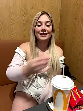 CherryAuroraa online show from 22, 12, 2025