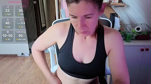 Lina lou4 online show from 19, 6, 2026