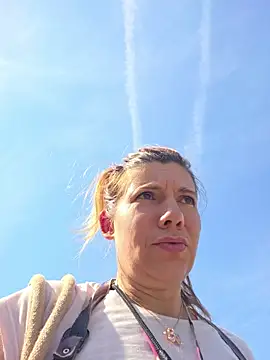 Lina lou4 online show from 27, 6, 2026