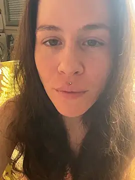 SuzieWanKenobi online show from 8, 8, 2026