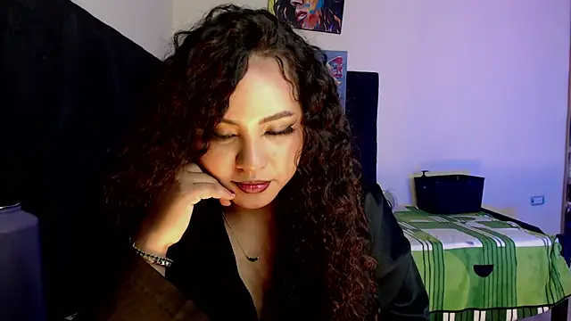 Snapshot of luciana_keating chatting on 25, 6, 2026 luciana keating online show from 25, 6, 2026