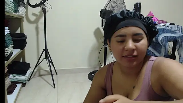 Snapshot of luciana_keating chatting on 3, 6, 2026 luciana keating online show from 3, 6, 2026