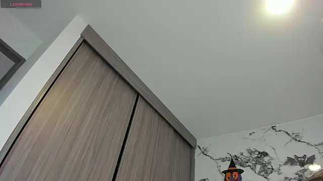 Annaross2 online show from 1, 11, 2025