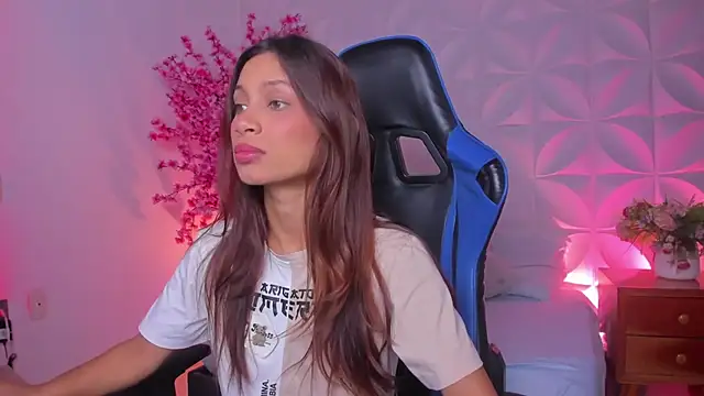 Snapshot of cora_22 chatting on 25, 11, 2025 cora 22 online show from 25, 11, 2025